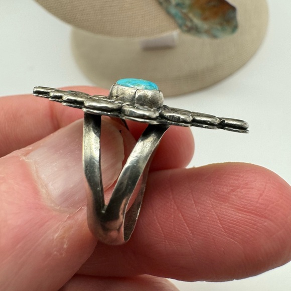 Vintage “TIC” Handmade Turquoise Navajo Sterling Silver Long Oblong Size 6 Ring - Picture 15 of 16